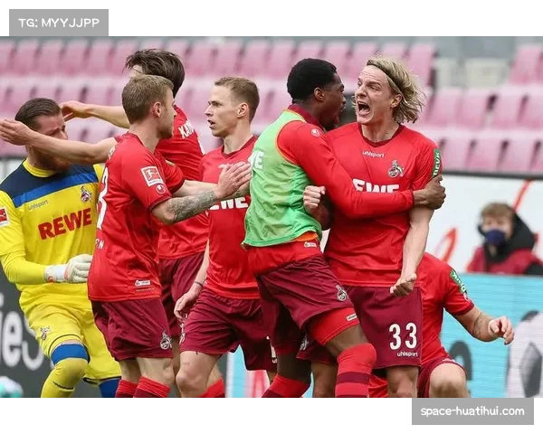 战术复盘：达姆施塔特变阵三后卫为何仍难阻多特蒙德攻势