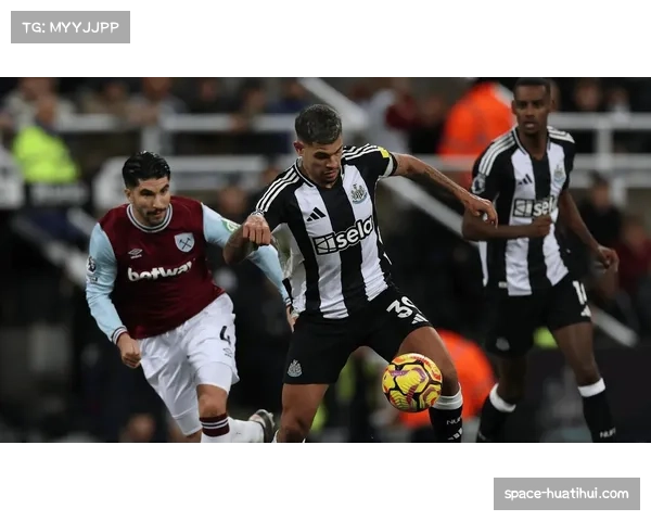 英超补赛:纽卡斯尔联与阿斯顿维拉上演进球大战,半场2-2